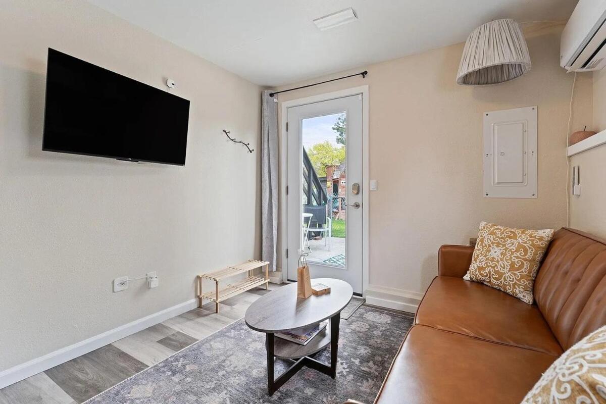 Cozy 1 Bd On The South Hill Apartment